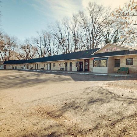 Simmer Motel Wamego 외부 사진